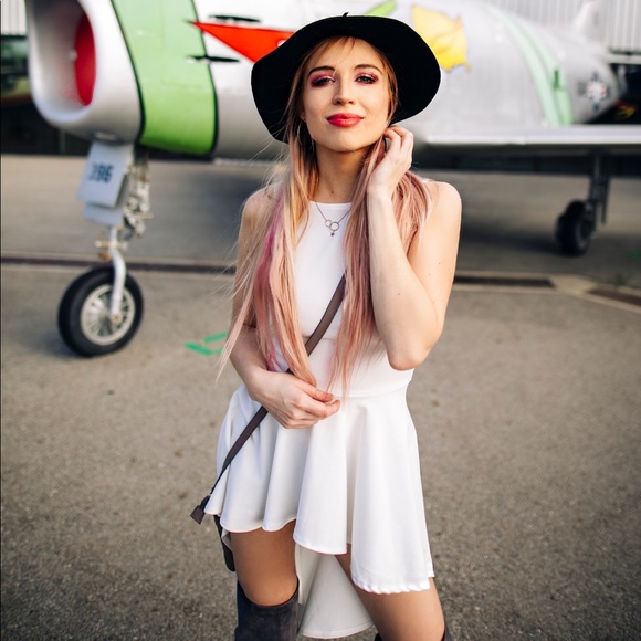 Meet your Posher - Picture 3 of 4